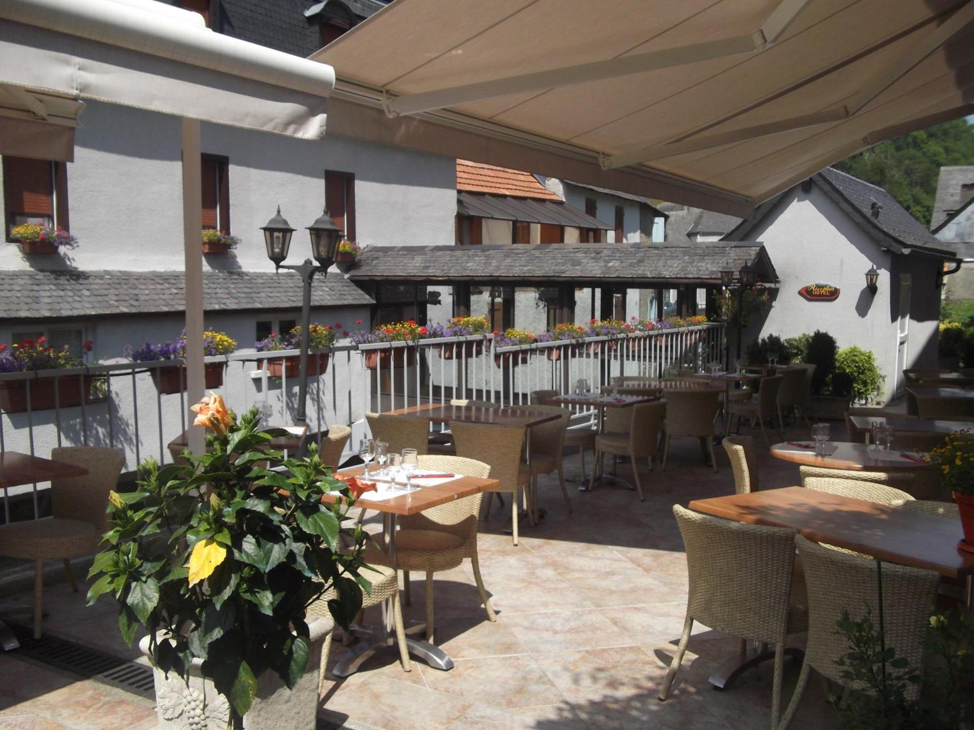 Hotel Logis Auberge De L'Isard Saint-Lary  Ngoại thất bức ảnh
